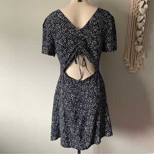 Club Monaco Floral Ditsy Grunge Mini Dress Cutout Back Blue White Size 8 Medium